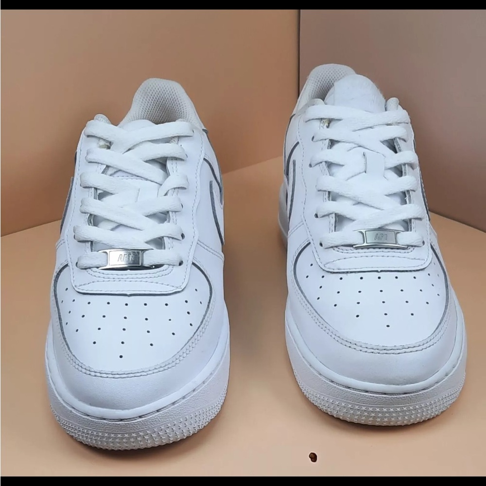 Size 7 (GS) - Nike Air Force 1 Low White - 314192-117